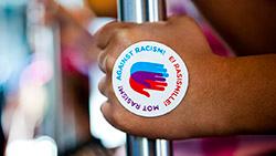 Ei rasismille. Rasismin vastaisen viikon kuvituskuva.